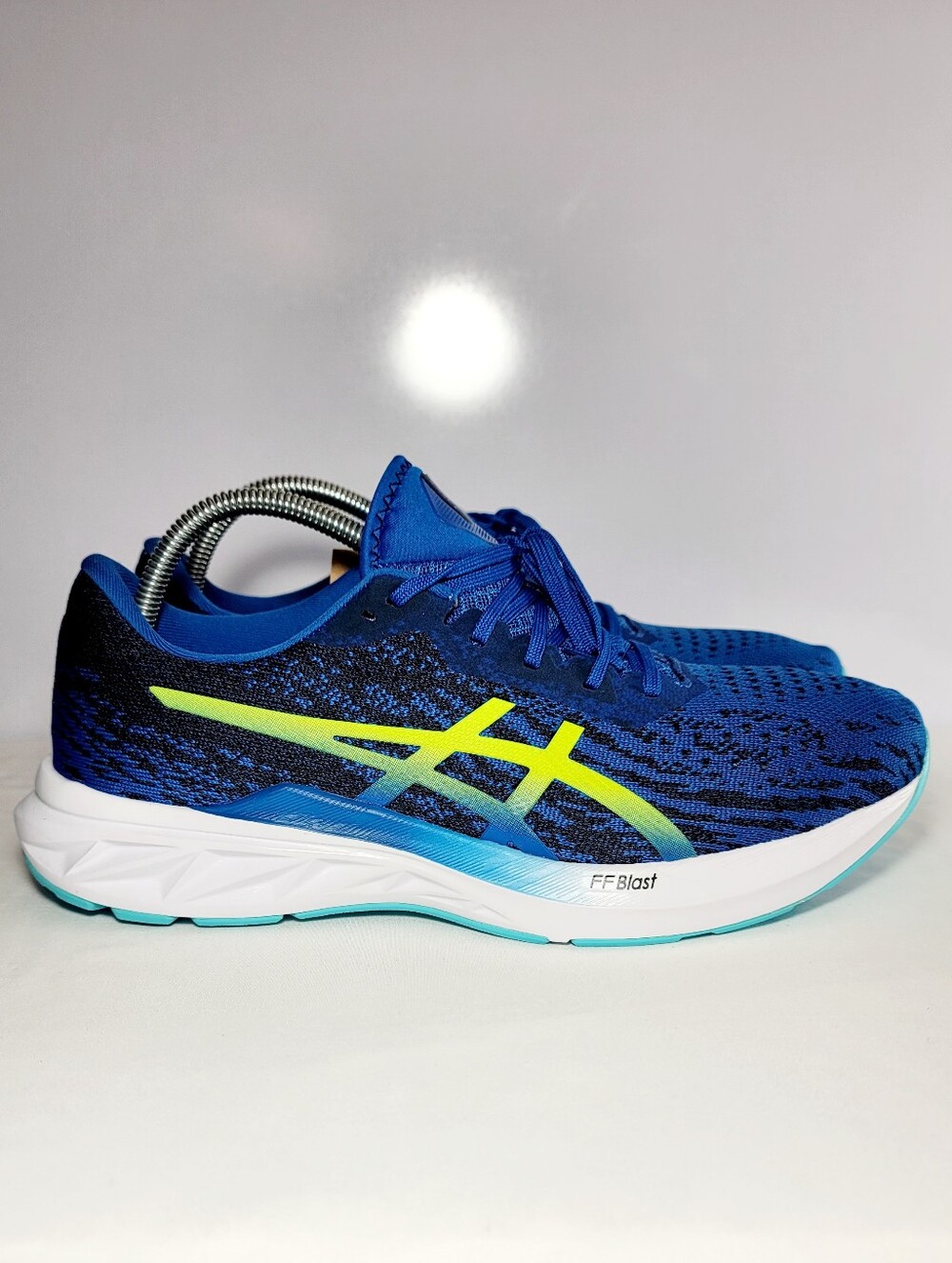 Asics Men Size 11 Dynablast 2 running Sneakers.